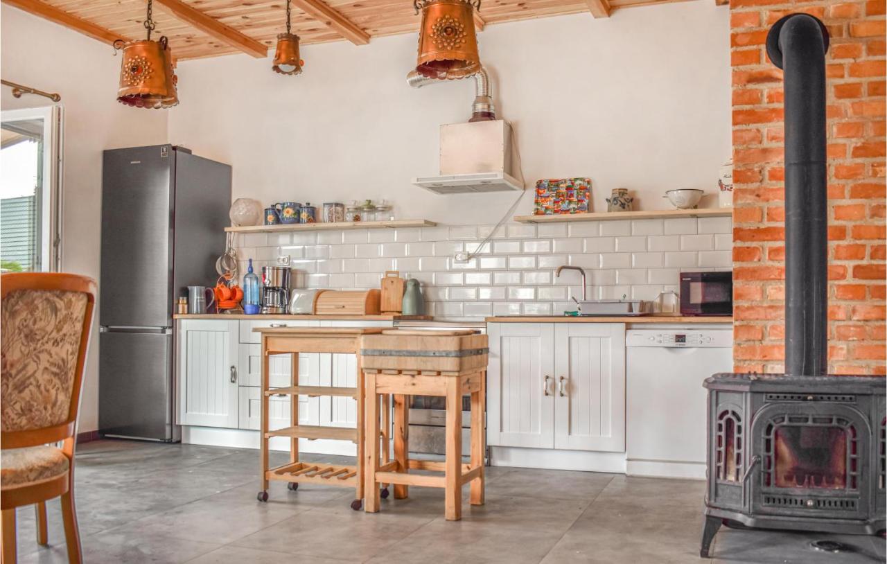 Nice Home In Nowe Warpno With Kitchen Eksteriør bilde