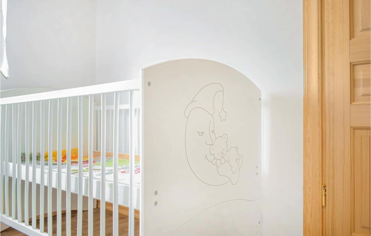 Nice Home In Nowe Warpno With Kitchen Eksteriør bilde