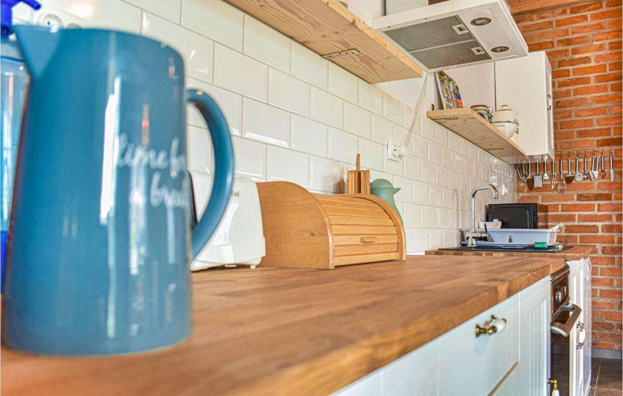 Nice Home In Nowe Warpno With Kitchen Eksteriør bilde