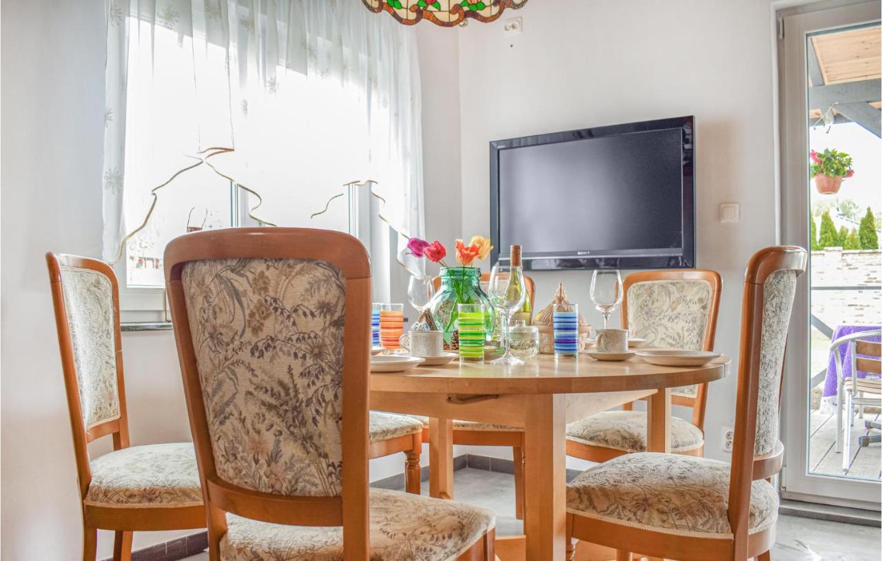 Nice Home In Nowe Warpno With Kitchen Eksteriør bilde