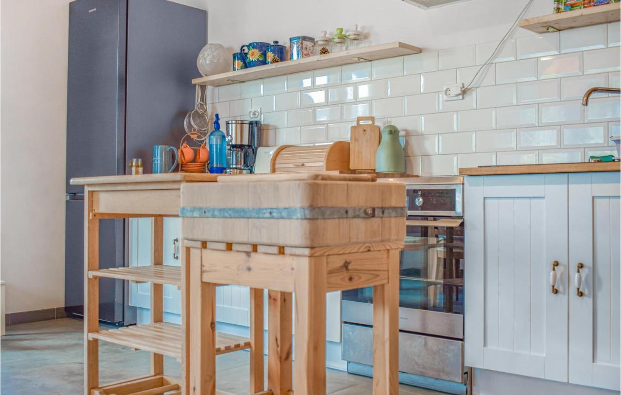 Nice Home In Nowe Warpno With Kitchen Eksteriør bilde