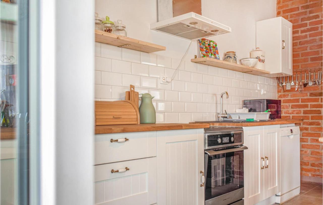Nice Home In Nowe Warpno With Kitchen Eksteriør bilde