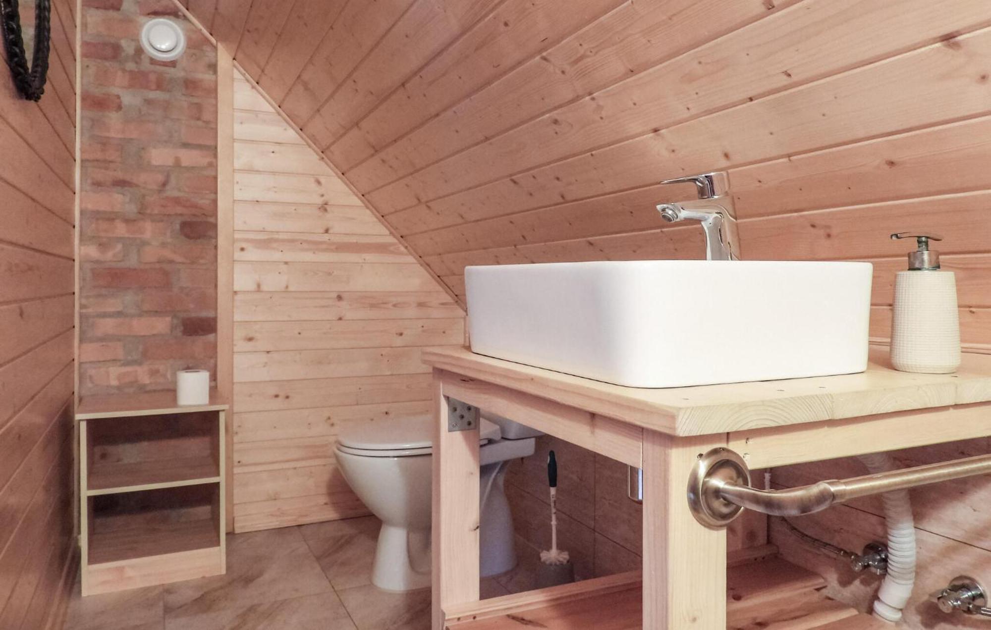 Nice Home In Nowe Warpno With Kitchen Eksteriør bilde