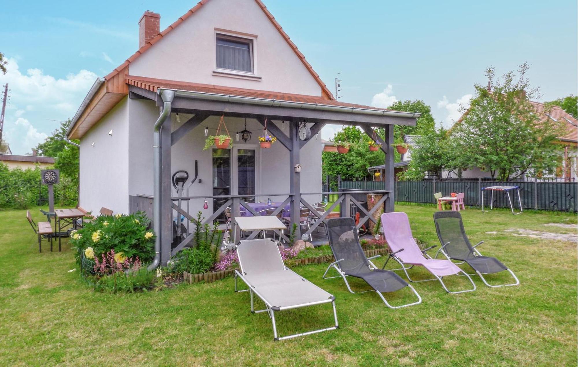 Nice Home In Nowe Warpno With Kitchen Eksteriør bilde